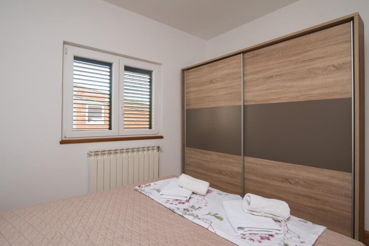 Apartman Josipa Trogir Buitenkant foto
